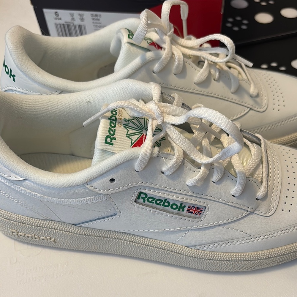 NWT Reebok Club C (kids 6/women’s 7.5)